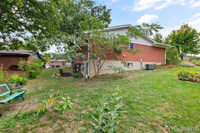 $365,000 | 5837 Oak Forest Lane, St. Louis, MO 63128