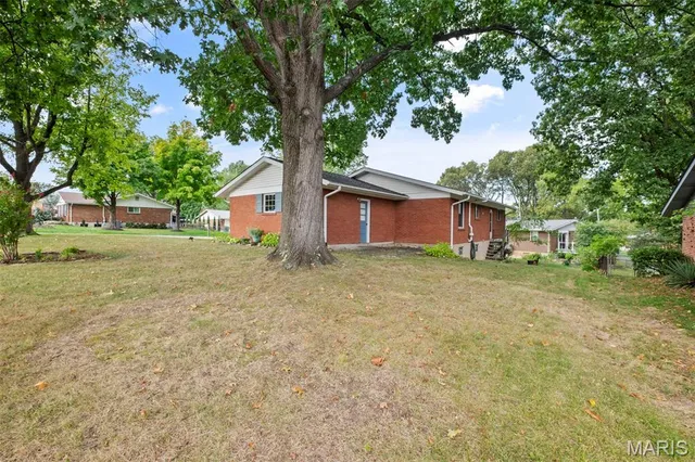 $365,000 | 5837 Oak Forest Lane, St. Louis, MO 63128