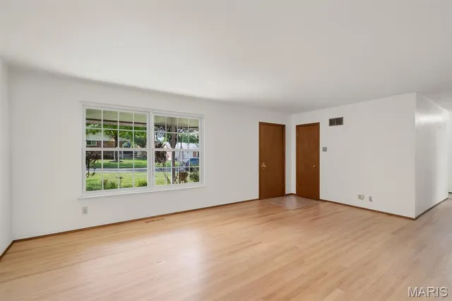 $365,000 | 5837 Oak Forest Lane, St. Louis, MO 63128