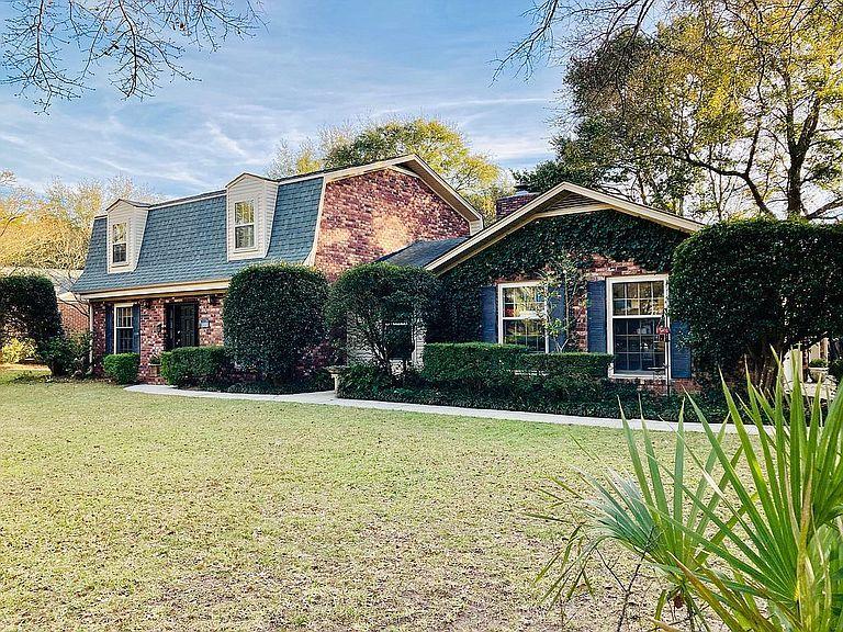 657 Pawley Road Mount Pleasant, SC 29464 - Photo 1 of 25 Wayne & Pamela Oliver - Pawley House 1