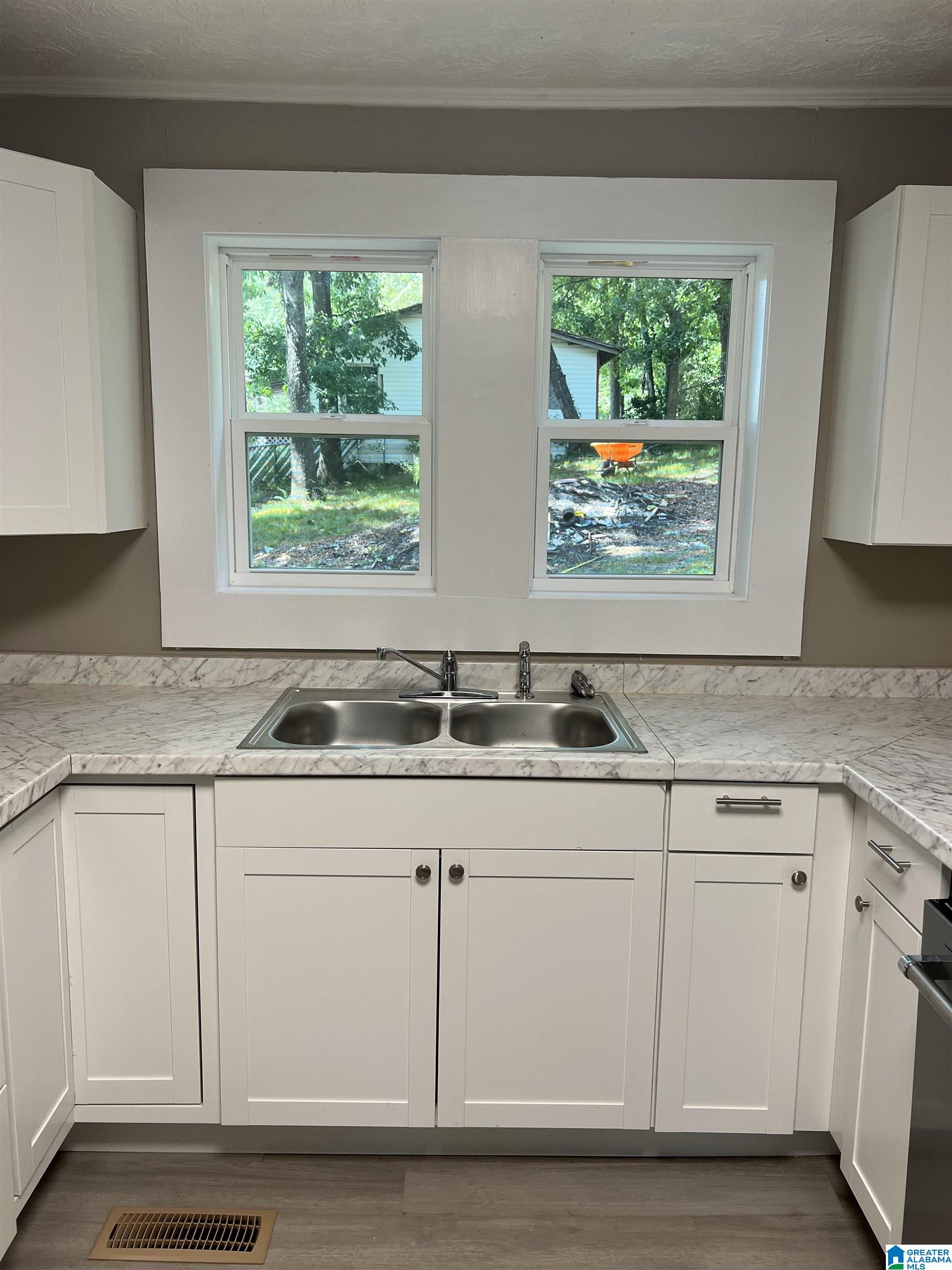 4437 Saks Road Anniston, AL 36206 - Photo 8 of 17