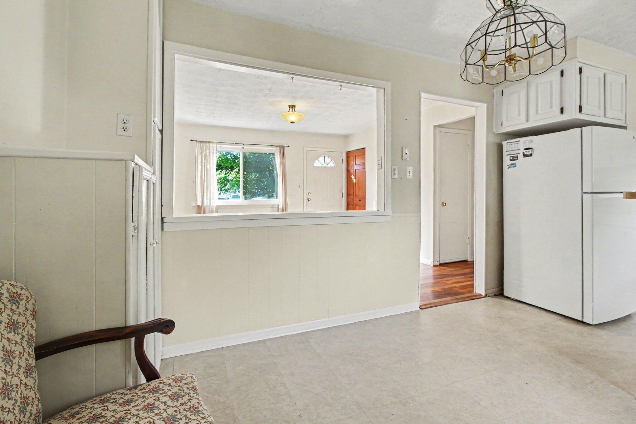 1307 Fall River Road Ypsilanti, MI 48198 - Photo 10 of 30 011_file_9920