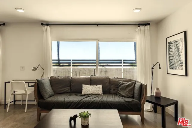 $8,750,000 | 2609 Ocean Front Walk, Venice, CA 90291