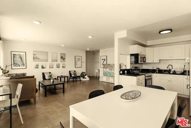 $8,750,000 | 2609 Ocean Front Walk, Venice, CA 90291