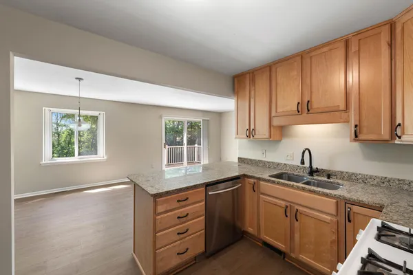 $2,495 | 304 Pondridge Circle, Wayzata, MN 55391