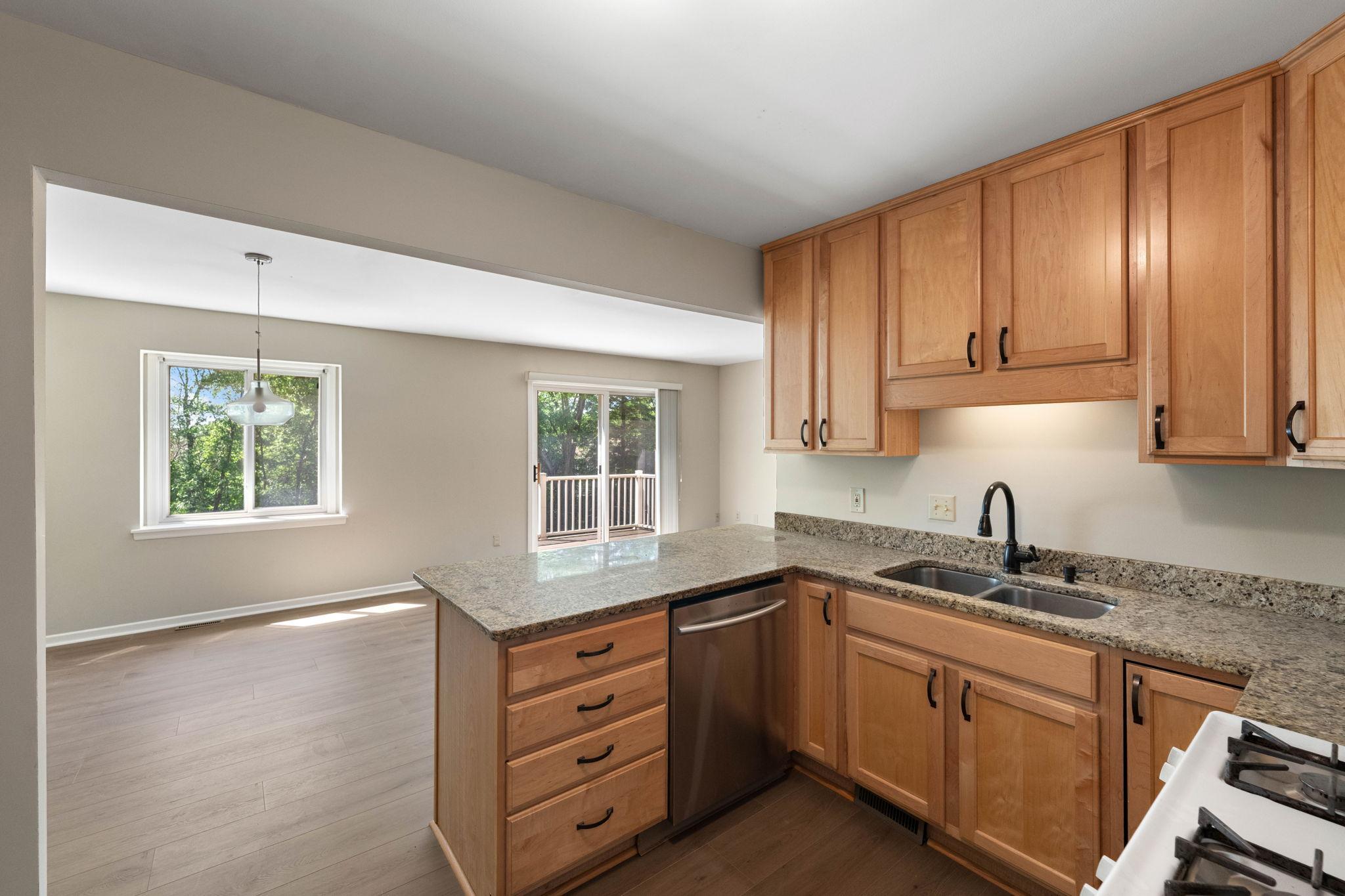 304 Pondridge Circle Wayzata, MN 55391 - Photo 2 of 30