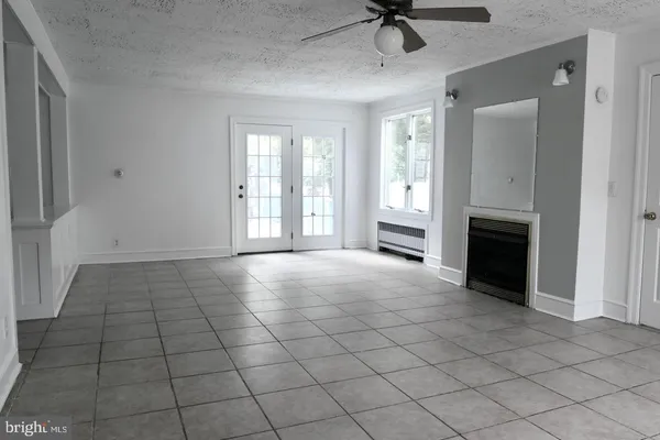 $1,950 | 149 South Main Street, Unit 1, Elmer, NJ 08318