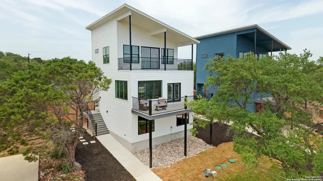 $2,300 | 675 Hummingbird Hill, Canyon Lake, TX 78133