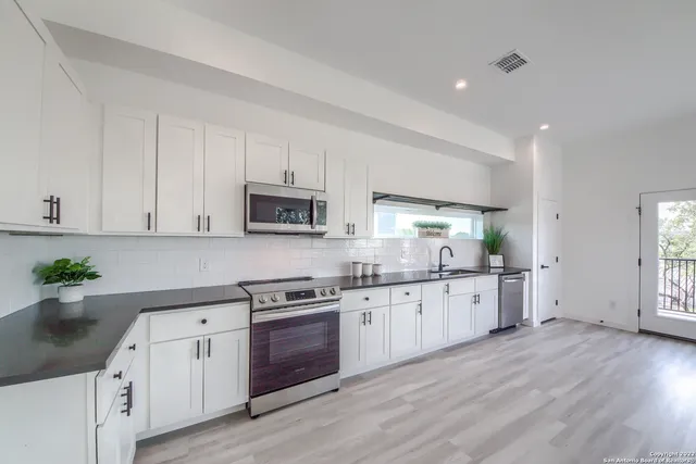 $2,300 | 675 Hummingbird Hill, Canyon Lake, TX 78133