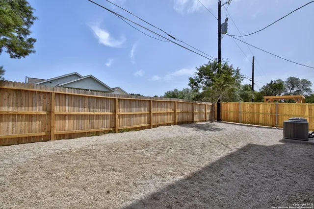 $2,300 | 675 Hummingbird Hill, Canyon Lake, TX 78133