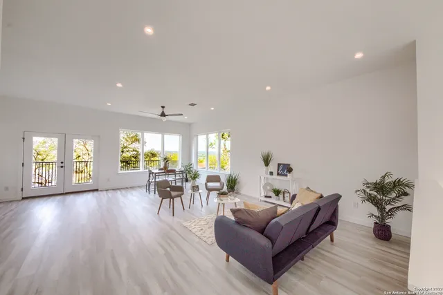 $2,300 | 675 Hummingbird Hill, Canyon Lake, TX 78133