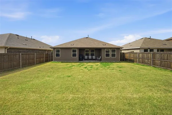 $1,800 | 304 Red Strm Way, Caddo Mills, TX 75135