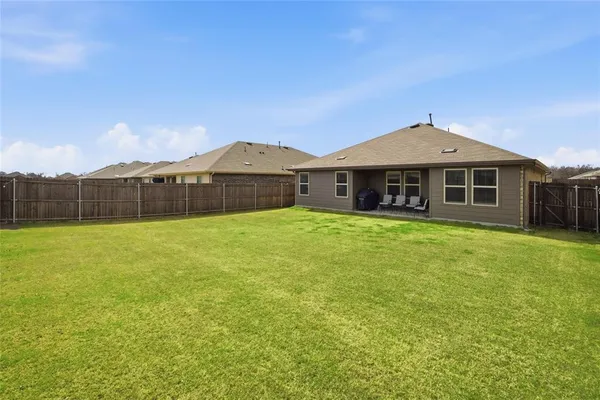 $1,800 | 304 Red Strm Way, Caddo Mills, TX 75135