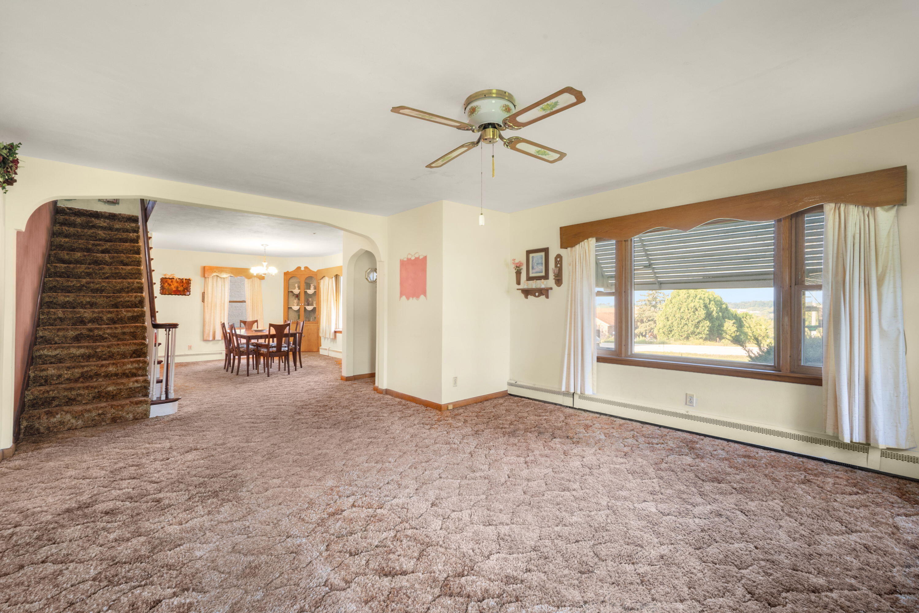 6882 County Highway West Addison, WI 53002 - Photo 6 of 26 Living Rm