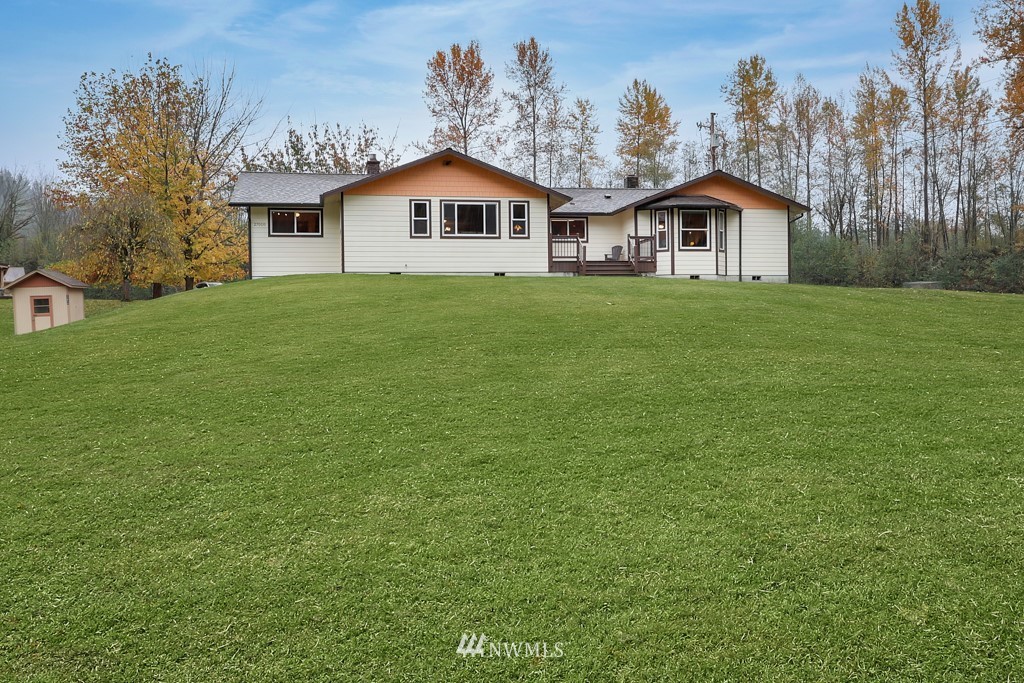 27010 Lower Burnett Road East Buckley, WA 98321 - Photo 2 of 32 Gallery Image 2