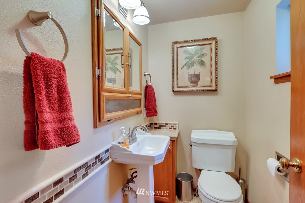 27010 Lower Burnett Road East Buckley, WA 98321 - Photo 27 of 32 Gallery Image 27