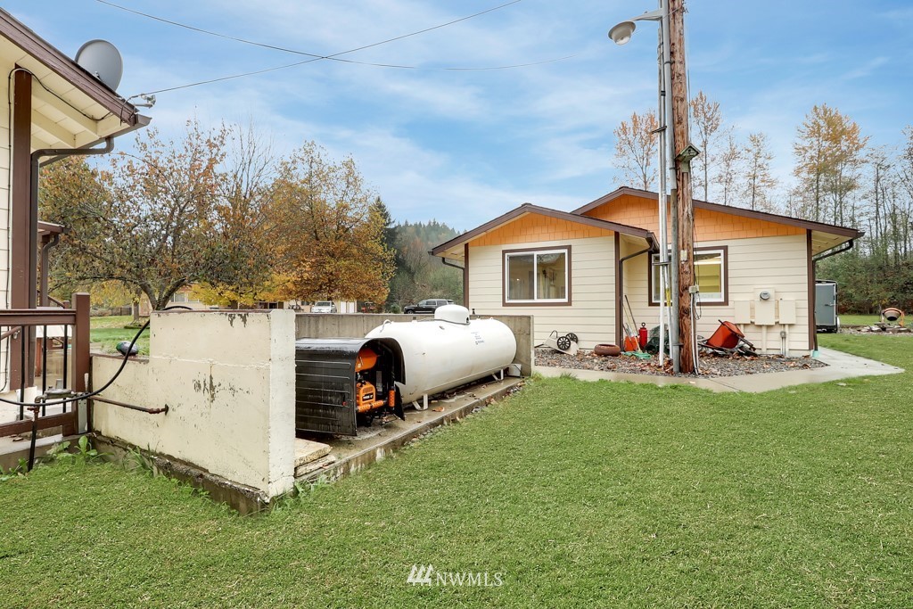 27010 Lower Burnett Road East Buckley, WA 98321 - Photo 31 of 32 Gallery Image 31