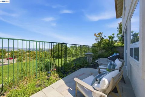 $1,880,000 | 5630 Highcrest Court, Pleasanton, CA 94588