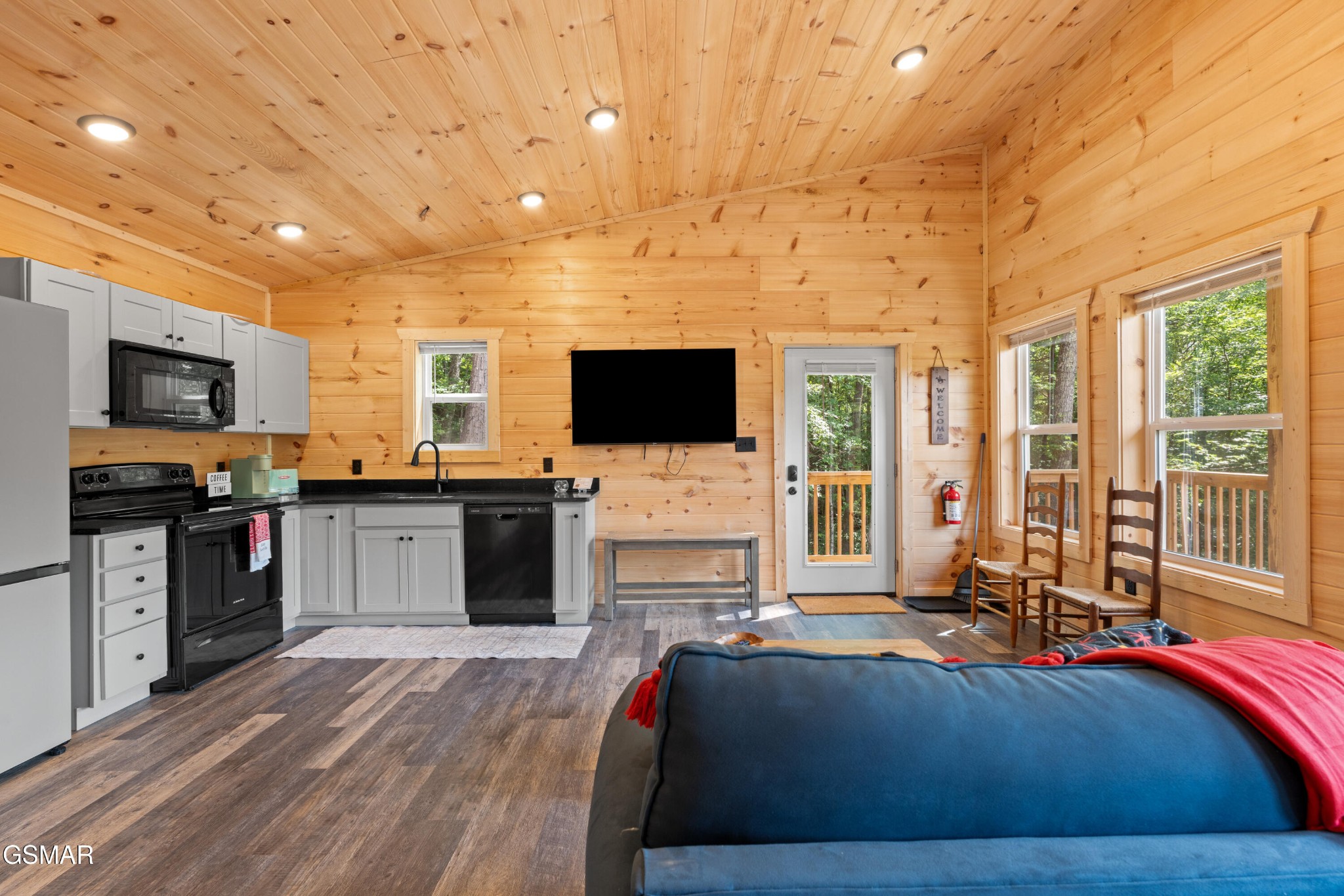 21222128 Bluff Mountain Road Sevierville, TN 37876 - Photo 28 of 54 Gallery Image 28