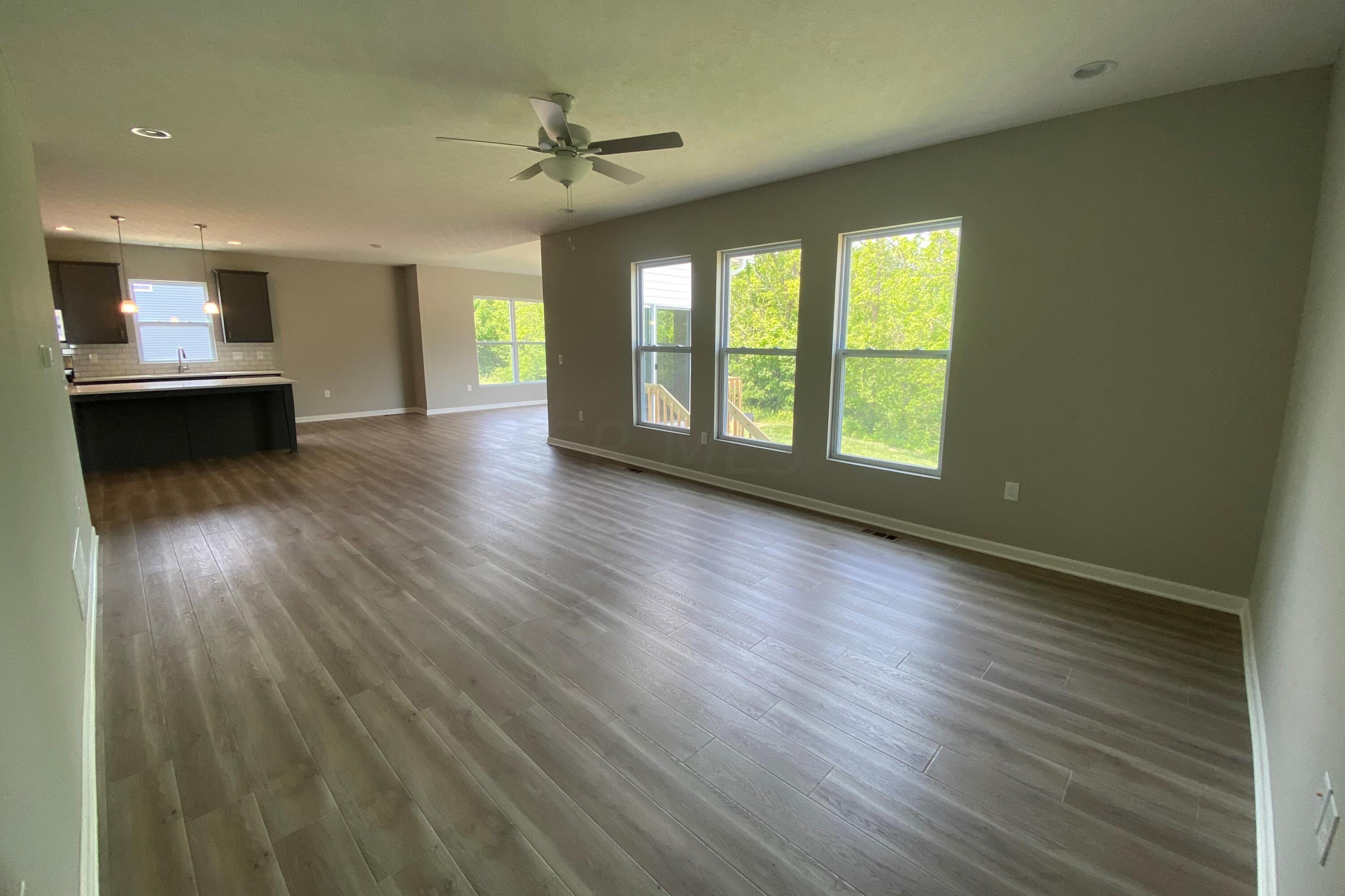 8074 Marilyn Road Reynoldsburg, OH 43068 - Photo 17 of 39 Living Room