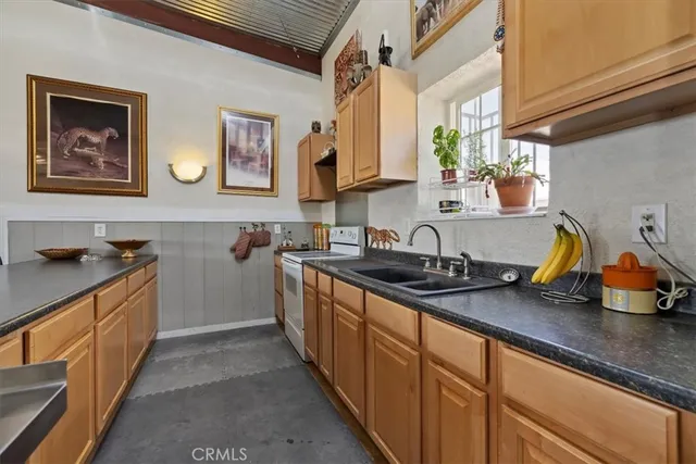 $1,988,880 | 9025 Camp Rock Road, Lucerne Valley, CA 92356