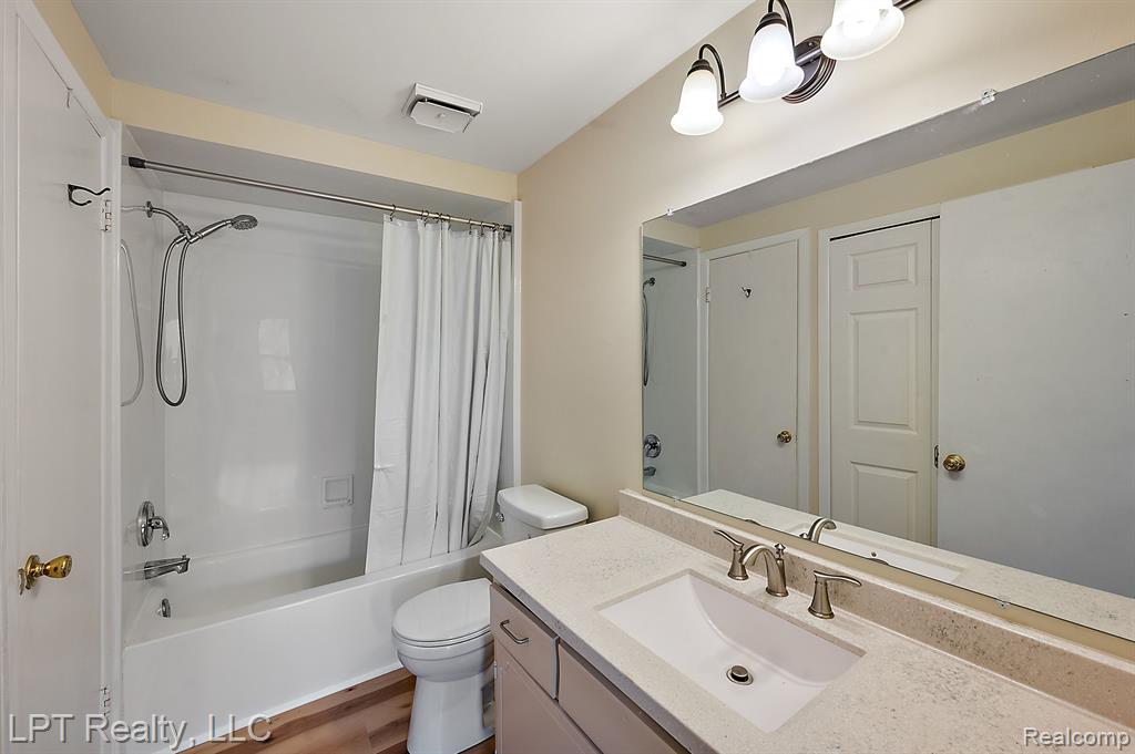 418 Willow Grove Lane Rochester Hills, MI 48307 - Photo 25 of 42