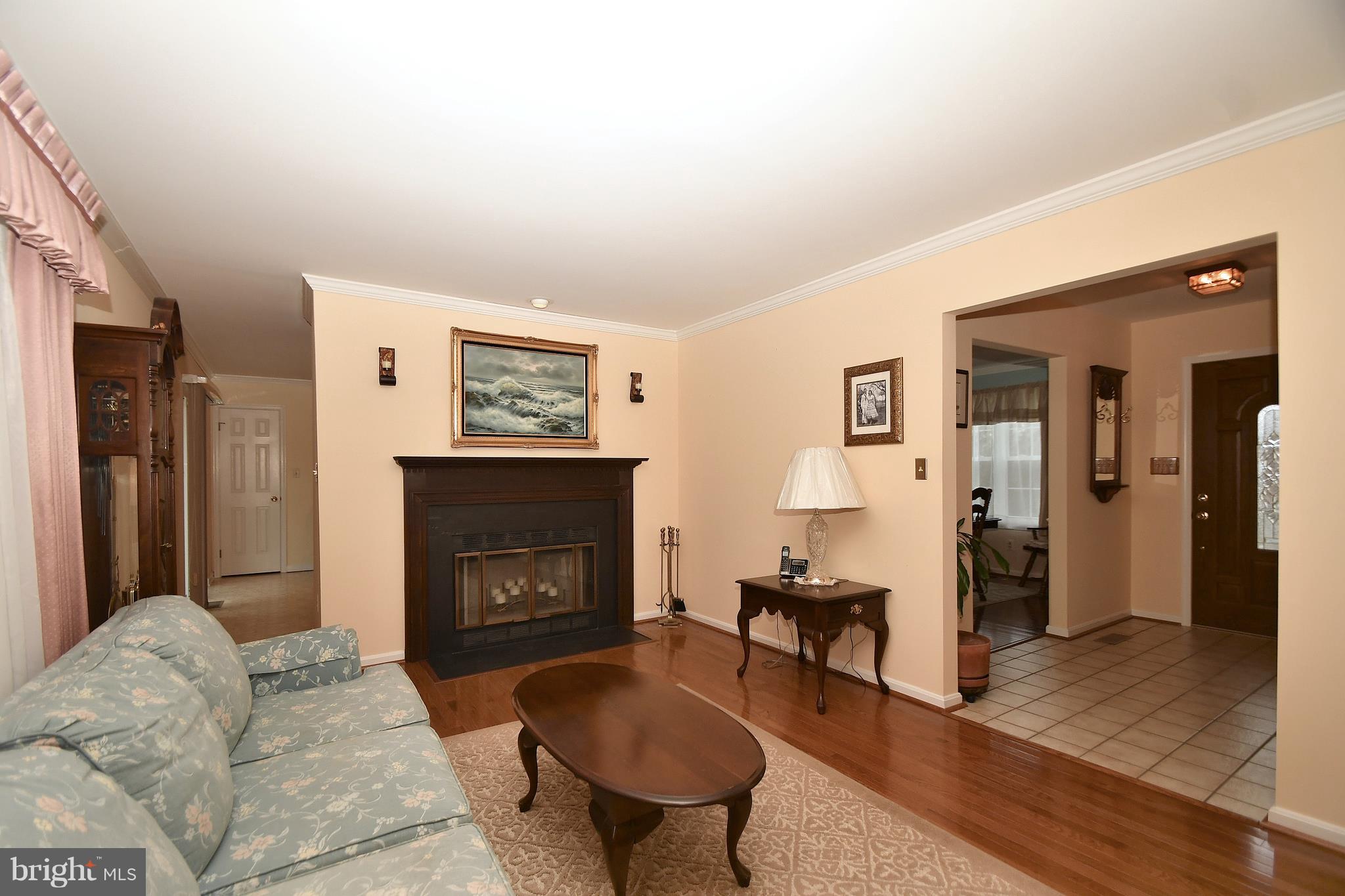 4528 Oak Ridge Drive Street, MD 21154 - Photo 3 of 32 Living Room