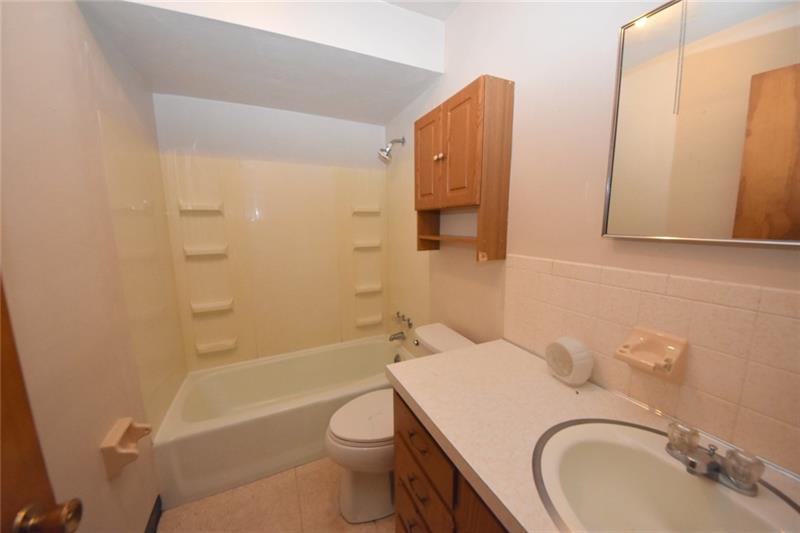 312-314 Mohawk School Road New Castle, PA 16102 - Photo 7 of 14 Full Bath for the Unit 312.