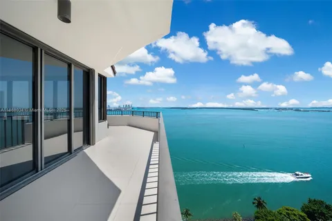 $4,500,000 | 520 Brickell Key Drive, Unit UPH03, Miami, FL 33131