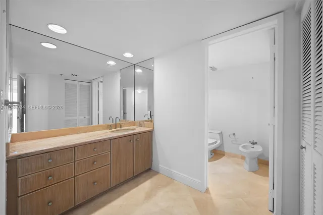 $4,500,000 | 520 Brickell Key Drive, Unit UPH03, Miami, FL 33131