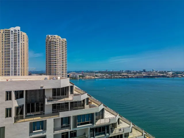 $4,500,000 | 520 Brickell Key Drive, Unit UPH03, Miami, FL 33131