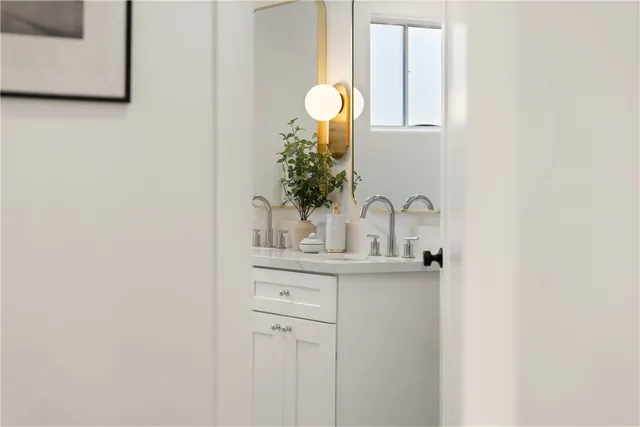 $1,299,000 | 5732 Hillcrest Drive, Los Angeles, CA 90043