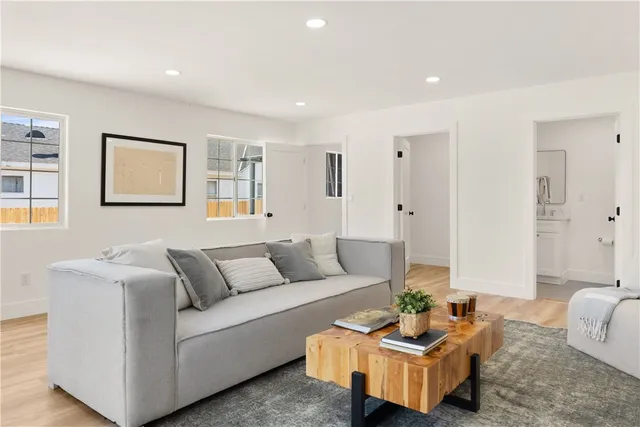 $1,299,000 | 5732 Hillcrest Drive, Los Angeles, CA 90043