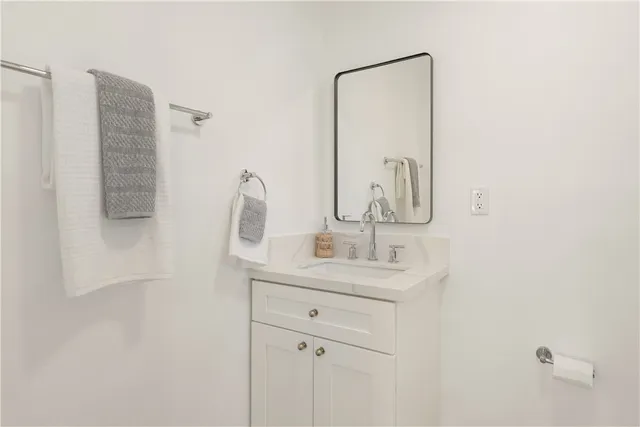 $1,299,000 | 5732 Hillcrest Drive, Los Angeles, CA 90043