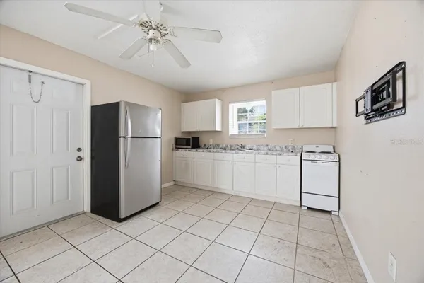 $1,150 | 130 Coco Plum Drive, Unit FRONT, Davenport, FL 33897