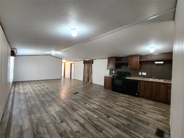 $1,295 | 8021 Parker Elaine Drive, Conroe, TX 77306