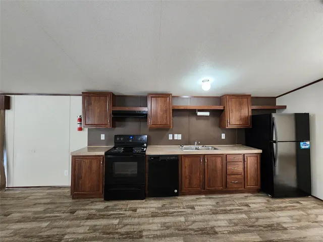 $1,295 | 8021 Parker Elaine Drive, Conroe, TX 77306