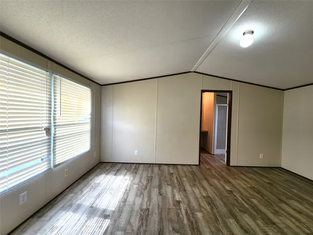 $1,295 | 8021 Parker Elaine Drive, Conroe, TX 77306