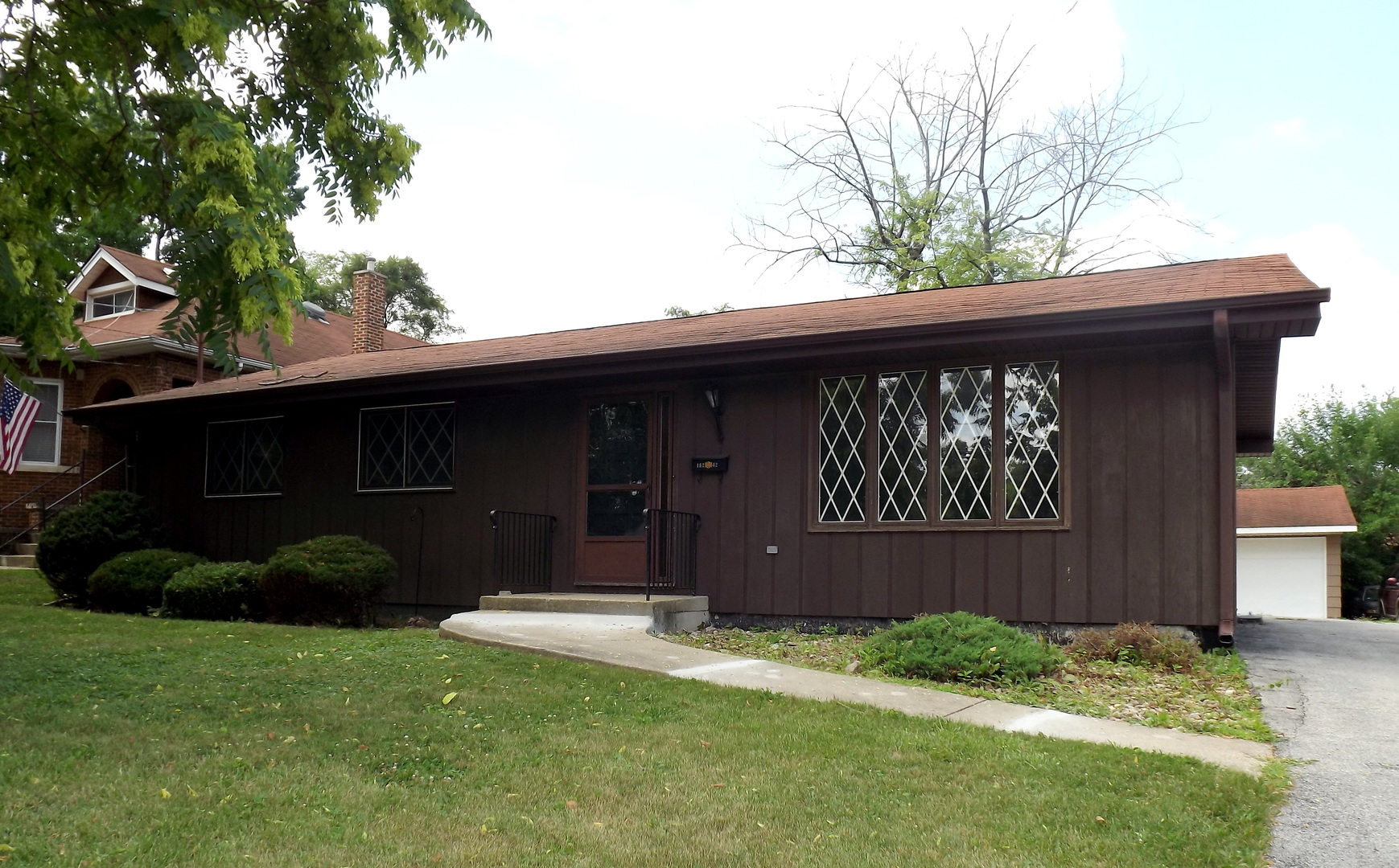 18242 Riegel Road Homewood, IL 60430 - Photo 1 of 26