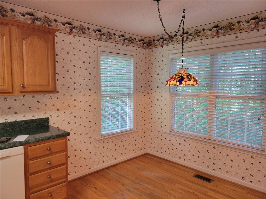 2000 Ridgeview Lane Seneca, SC 29678 - Photo 8 of 30