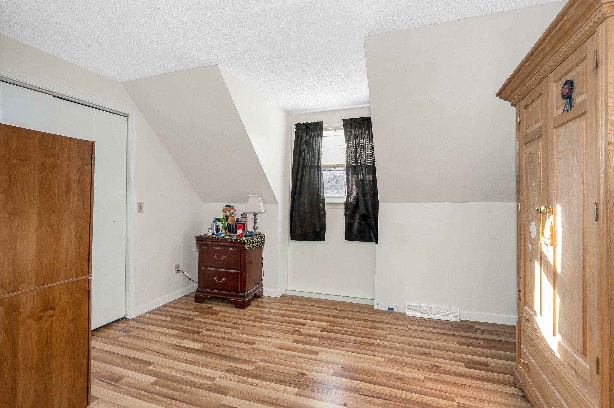 33 Iris Drive Merrimack, NH 03054 - Photo 13 of 36