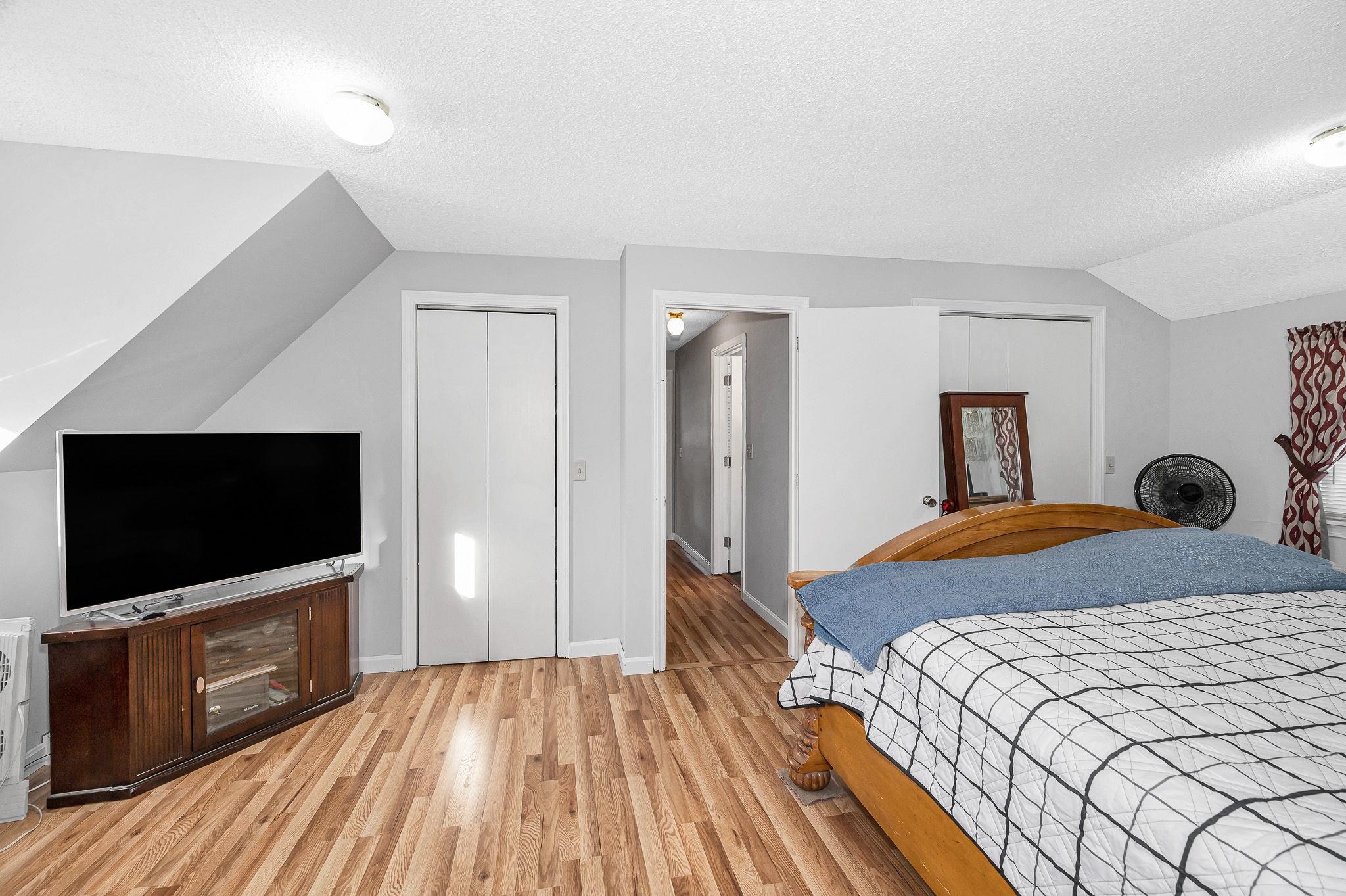 33 Iris Drive Merrimack, NH 03054 - Photo 16 of 36