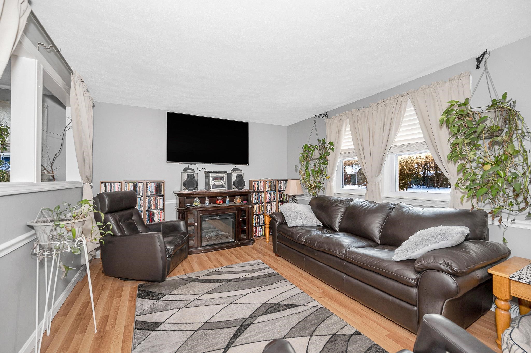 33 Iris Drive Merrimack, NH 03054 - Photo 6 of 36