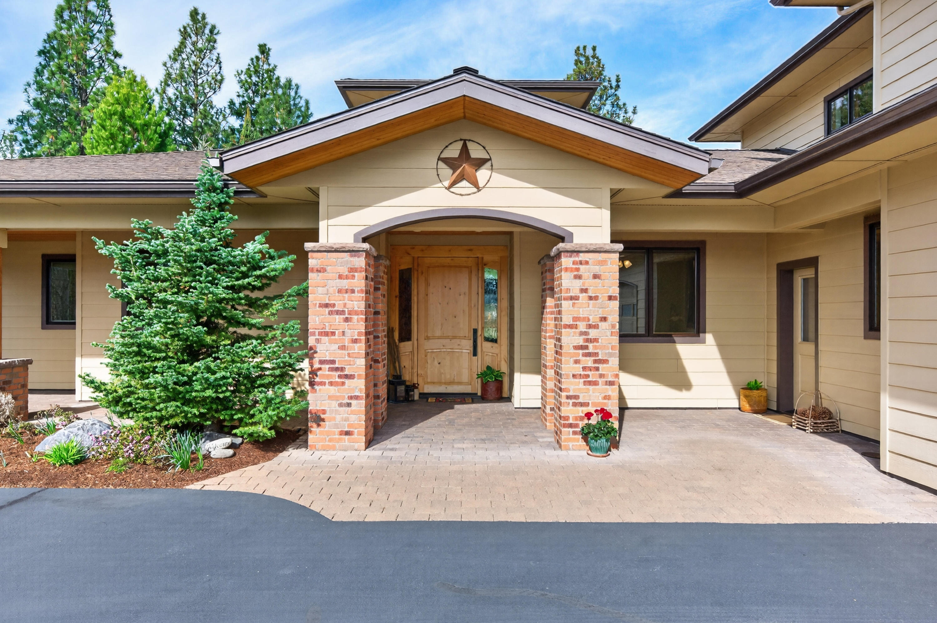 3324 Northwest Shevlin Ridge Bend, OR 97703 - Photo 2 of 45 02
