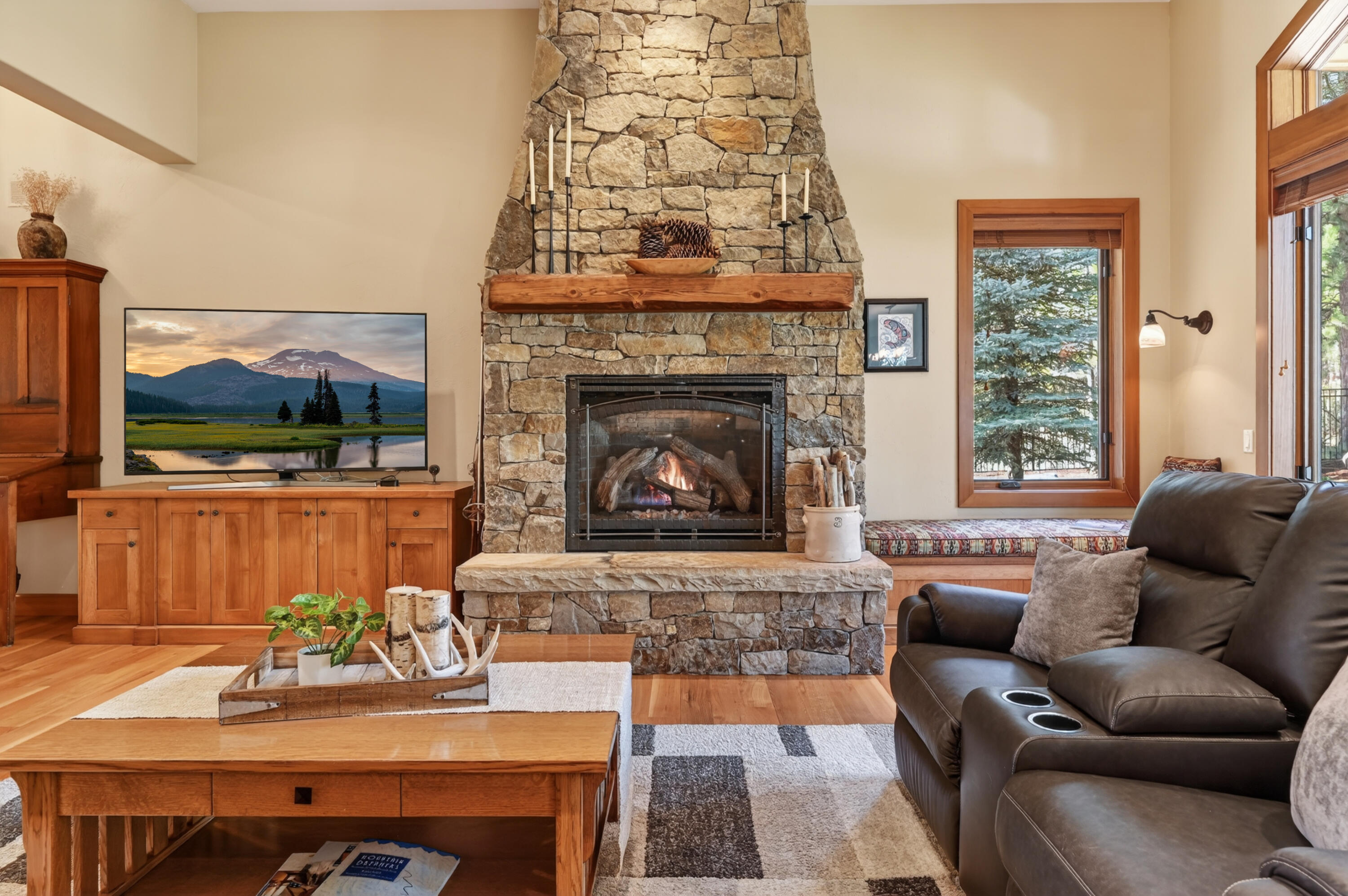 3324 Northwest Shevlin Ridge Bend, OR 97703 - Photo 9 of 45 09