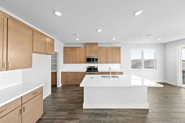 $2,295 | 7030 Hayes Horizon, San Antonio, TX 78233