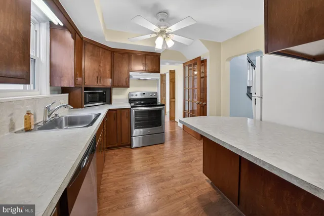 $3,925 | 6031 9th Street North, Arlington, VA 22205