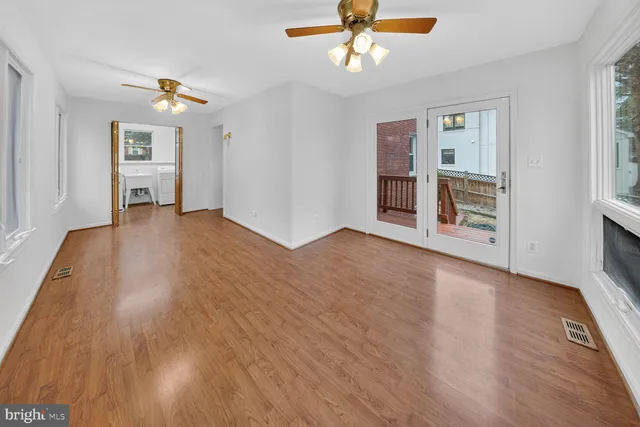 $3,925 | 6031 9th Street North, Arlington, VA 22205