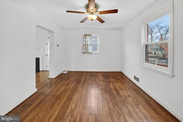 $3,925 | 6031 9th Street North, Arlington, VA 22205