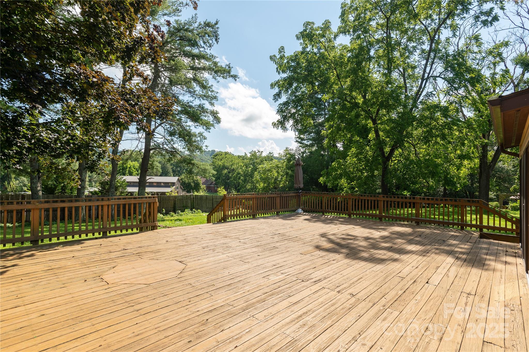 27 Country Road Hendersonville, NC 28791 - Photo 17 of 37 Gallery Image 17